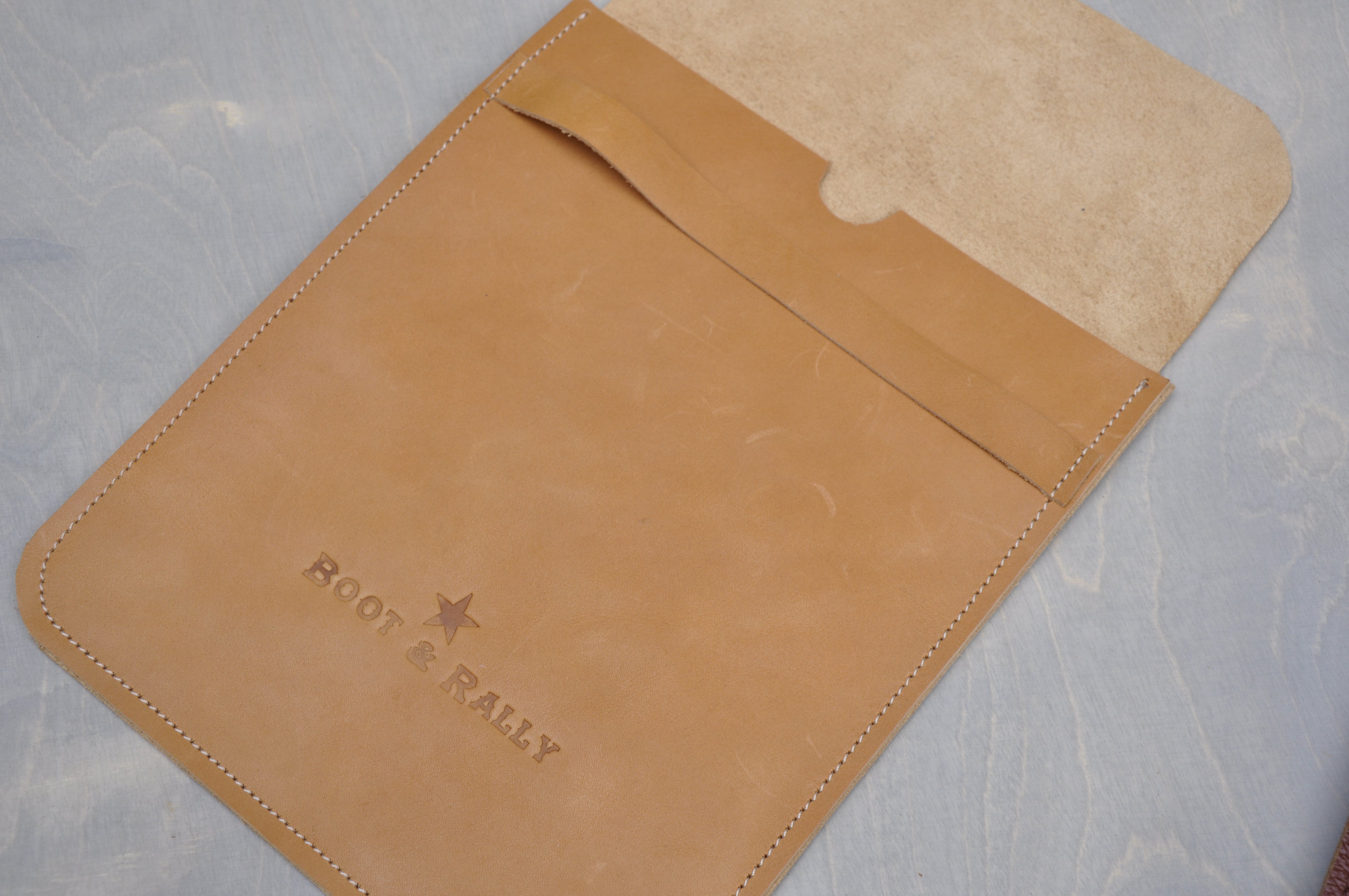 Tablet slim sleeve ( Genuine leather)
