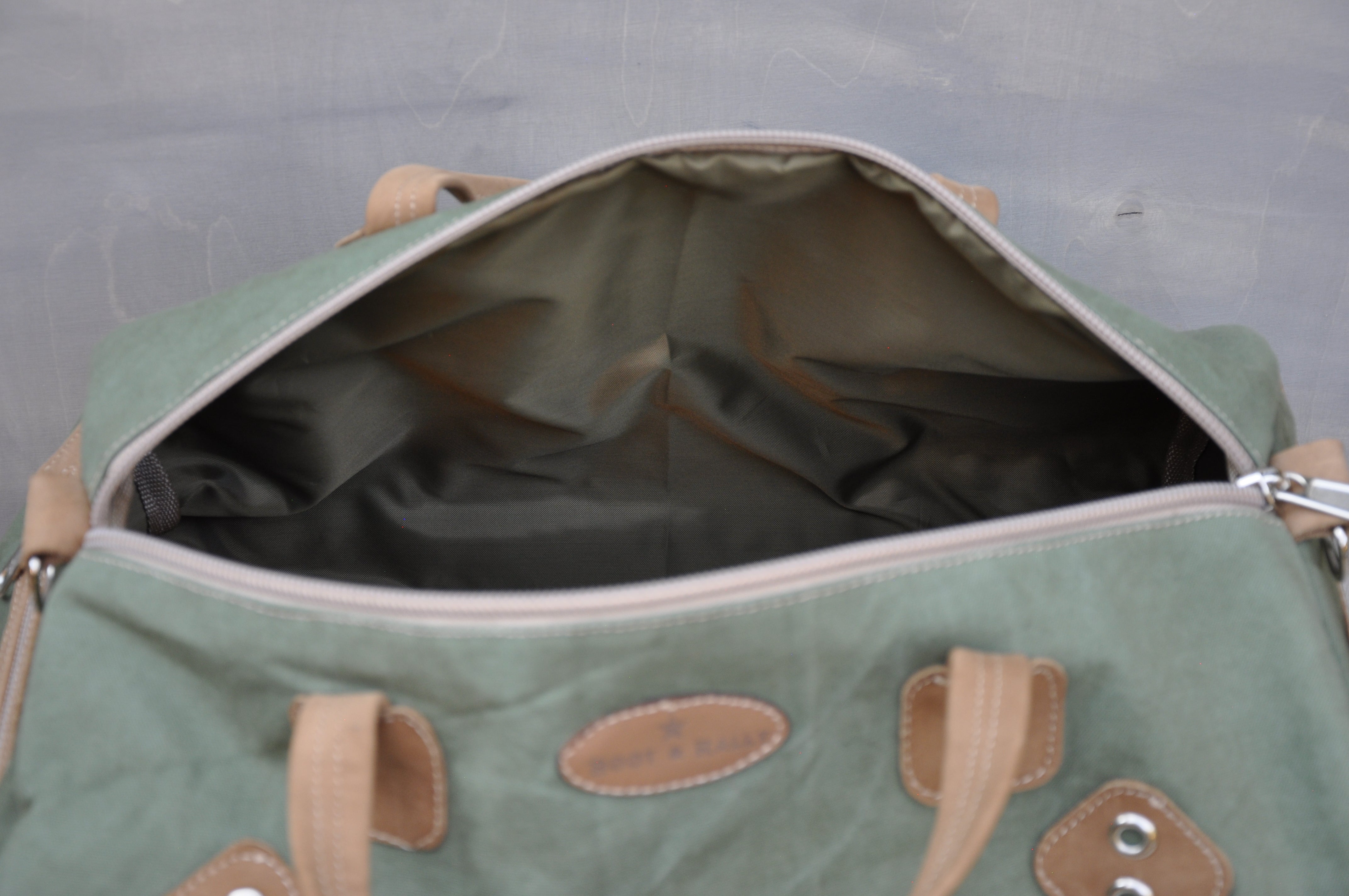 Travel Duffle - (Green / Tan)