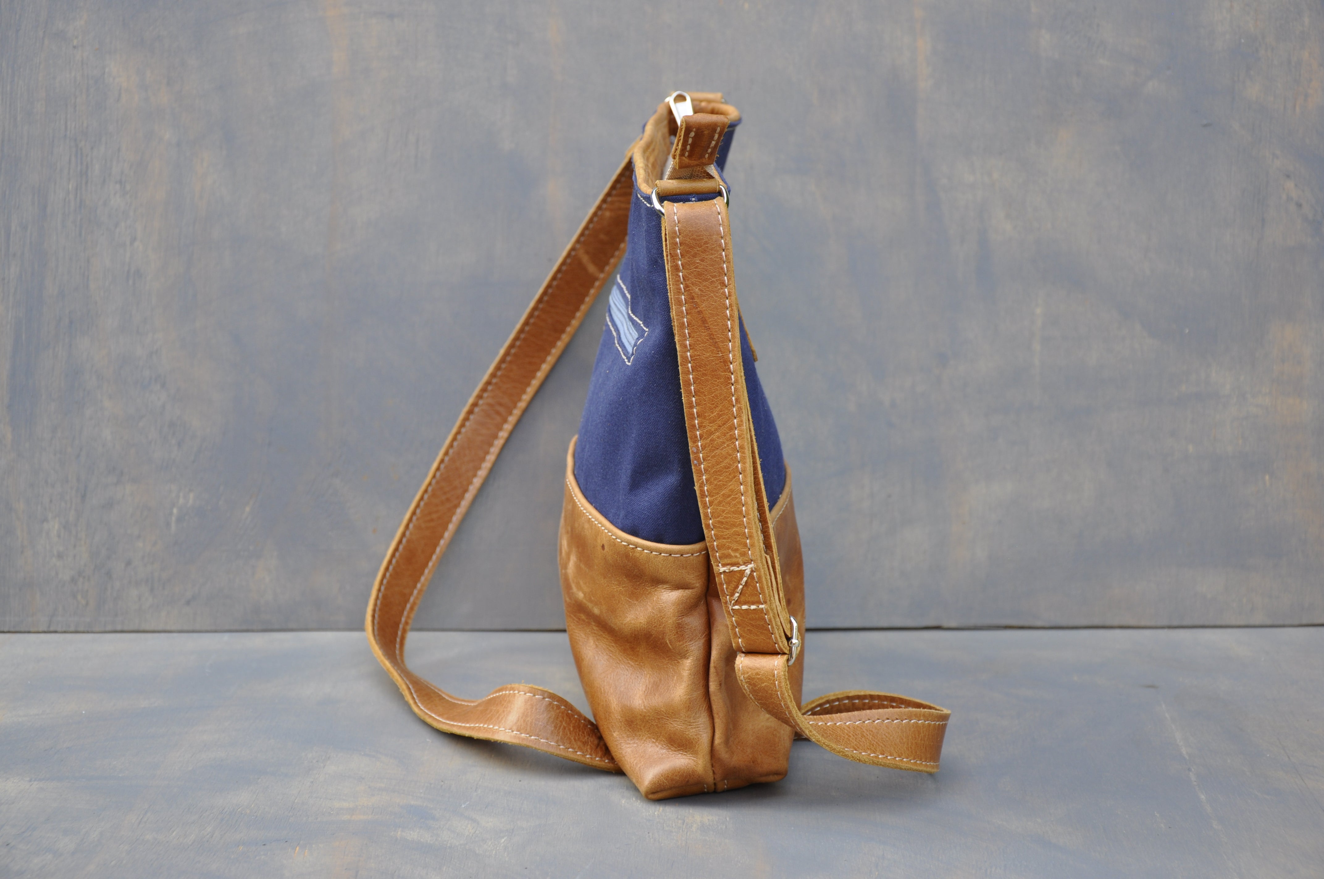 Hipster Mini - (Blue canvas / Diesel toffee)