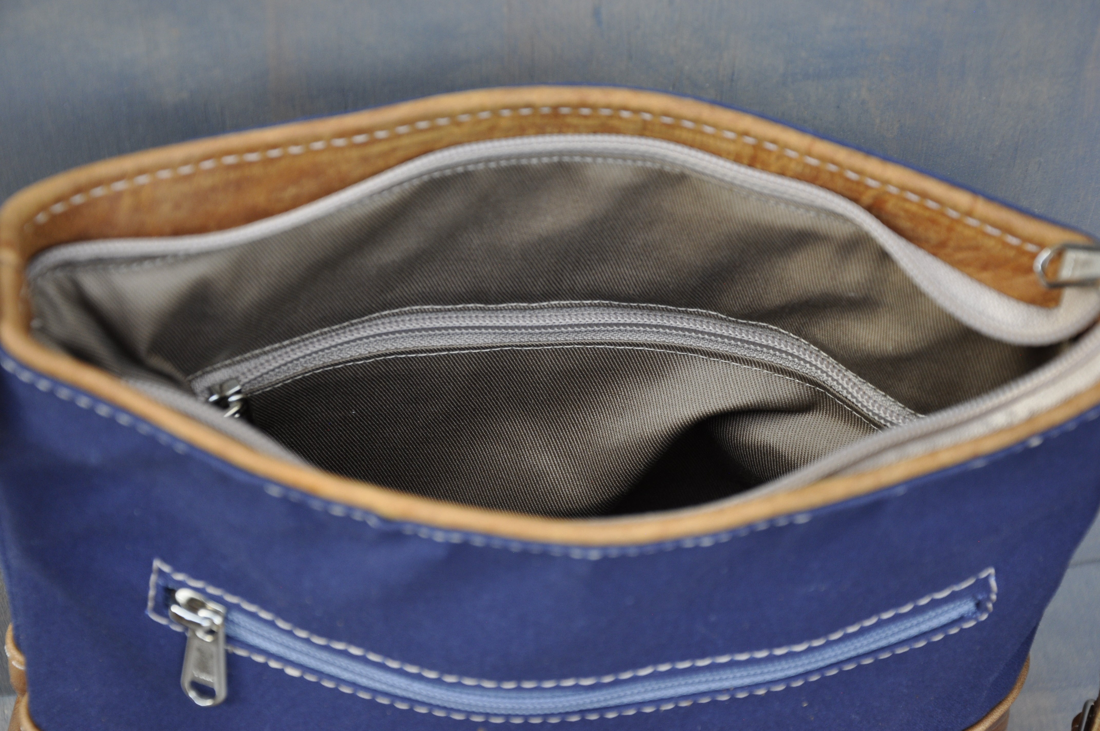 Hipster Mini - (Blue canvas / Diesel toffee)