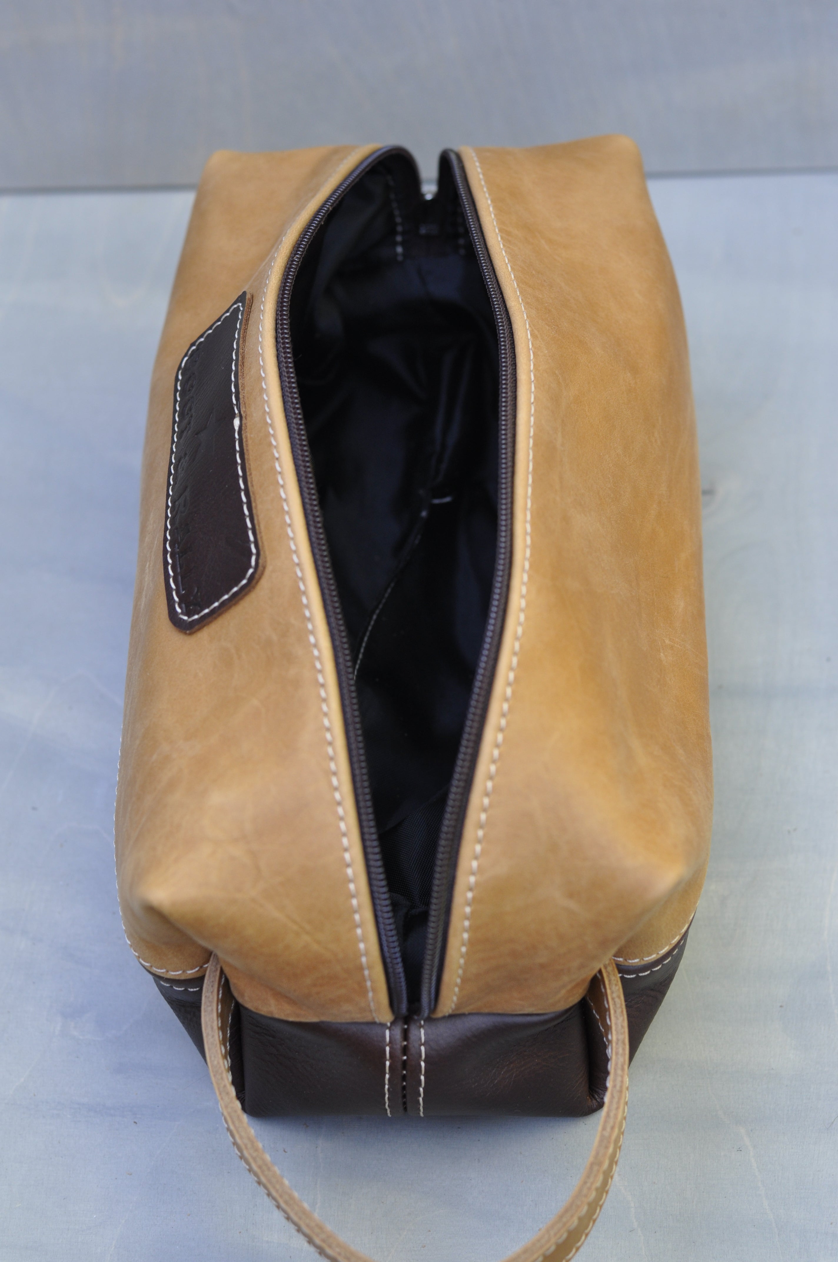 Toiletry bag - Full leather two tone (Tan/choc brown)