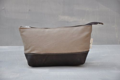 Cosmetic Bag  - With Base (Beige / Buffed Brown)