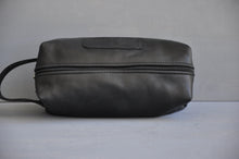 Load image into Gallery viewer, Toiletry bag- Full leather (black)