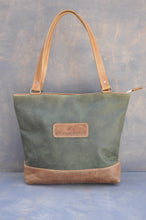 Load image into Gallery viewer, Megan bag Two tone leather (green &amp; Diesel Toffee)