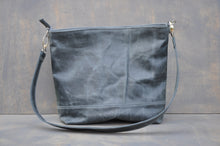 Load image into Gallery viewer, Megan bag With a twist (Diesel blue)