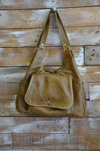 Load image into Gallery viewer, Robin bag - ( Pecan color)